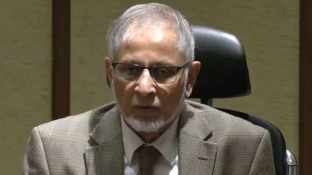 ব্যাংকের টাকা লোপাটকারীদের বিরুদ্ধে কঠোর ব্যবস্থা : ড. আনিসুজ্জামান